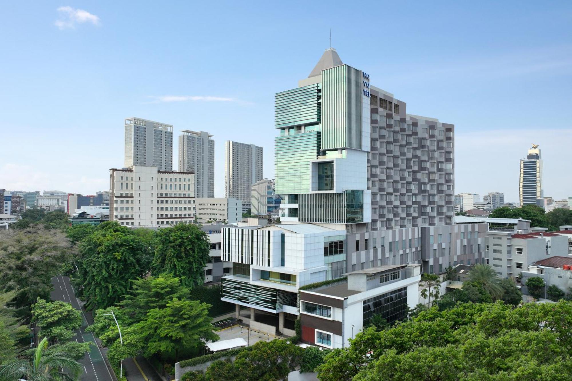 Novotel Jakarta Cikini Exterior foto